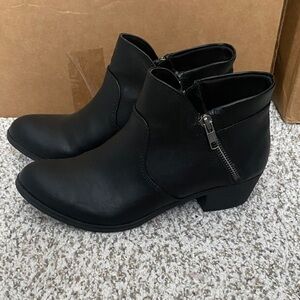 Sun + stone Black Ankle Boots